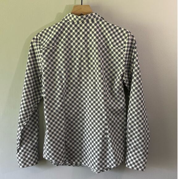 Talbots Non Iron Geometric Pattern Button Up Size 6 - Picture 5 of 5